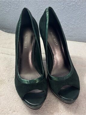 Nine West Emerald Green Peep-Toe Platform Heels SZ 7 M Velvet Emerald Green